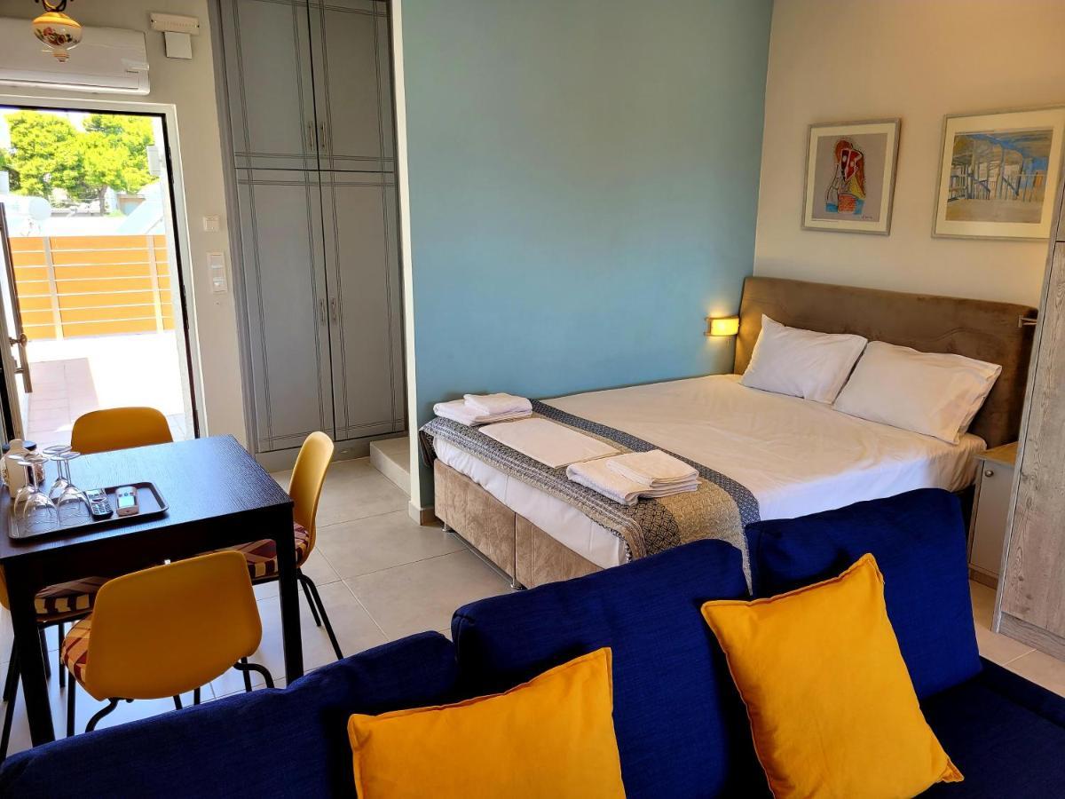 Aphrodite's Apartment *